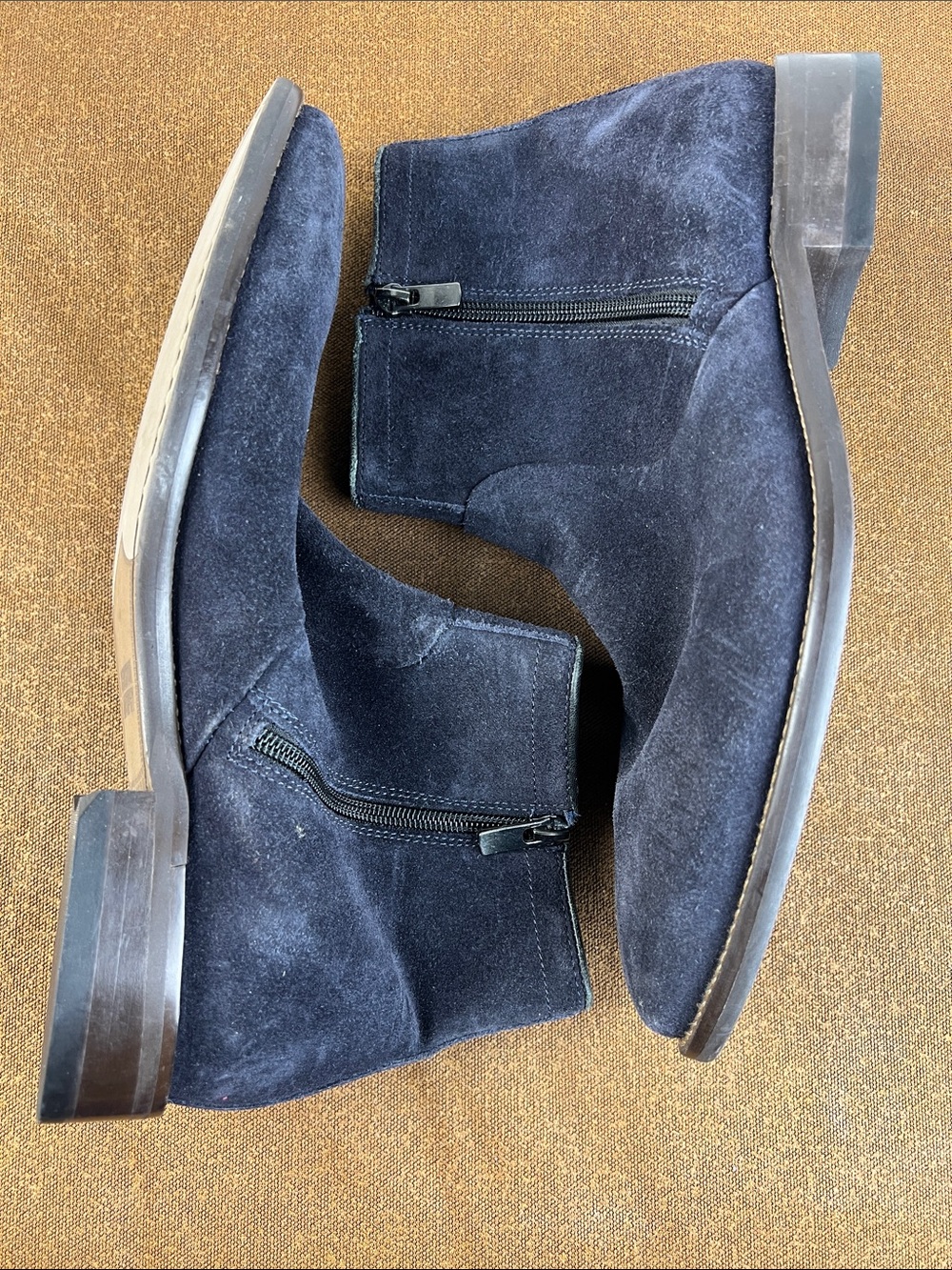 Johnston & Murphy Men's Navy Suede Chukka Boots - Picture 2 of 9